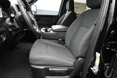 2026 RAM Ram 2500 RAM 2500 BLACK EXPRESS CREW CAB 4X4 6'4' BOX