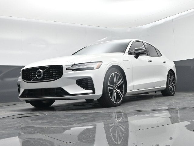 2021 Volvo S60 Recharge Plug-In Hybrid T8 R-Design Expression