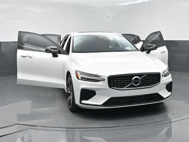 2021 Volvo S60 Recharge Plug-In Hybrid T8 R-Design Expression