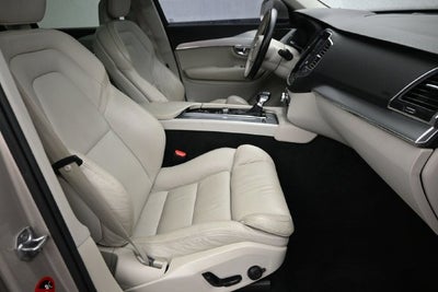 2018 Volvo XC90 T6 Momentum
