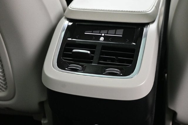 2018 Volvo XC90 T6 Momentum