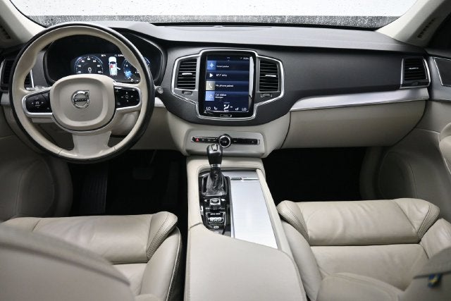 2018 Volvo XC90 T6 Momentum