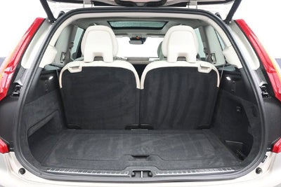 2018 Volvo XC90 T6 Momentum